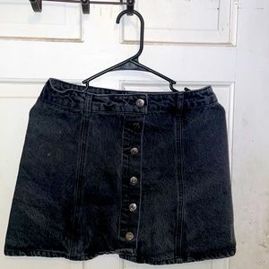 I am selling a forever 21 Jean skirt.